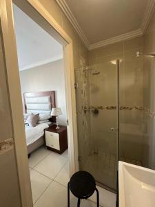 Modern Umhlanga Apartment Near Beach and Malls