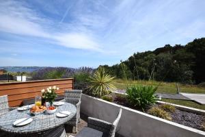 2 Bed in Brixham oc-bh056