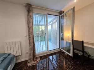 Private room, 25min to the airport, 25min to DisneyLand