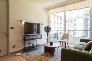 Chic Providencia Apt 2BR 2BA Sleeps 5
