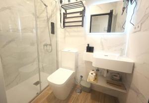 104 Studio Near Metro Direct Connection to center 15 minutes