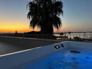 5E Villa Charme-Sea and Ortigia view-Whirlpool roof Terrace