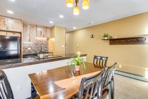 Cozy Condo: Steps to Free Winter Park Shuttle!