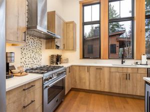 Suncadia 4 Bdrm Home located within the heart of the Resort