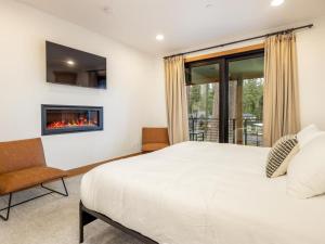 Suncadia 4 Bdrm Home located within the heart of the Resort