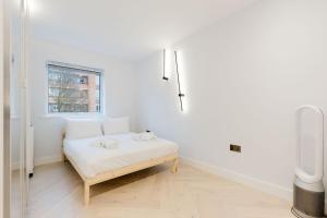 Sleek 2BDR City Retreat in South West London