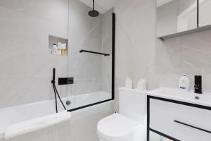 Sleek 2BDR City Retreat in South West London