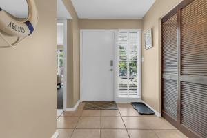 Baytree 72 Stunning 3 BR Condo