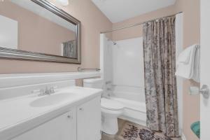 Baytree 72 Stunning 3 BR Condo