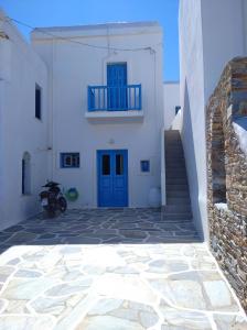 Family- House in Chora, kythnos