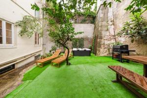 Hot Tub - Big Garden - Sleeps 14 - Central