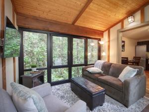 Private treed setting - no pets - garden view
