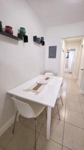 Apartment close to shops & beach-Free Parking 109