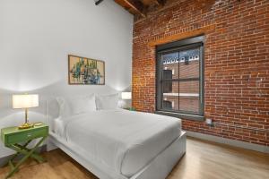 Brick & Bed Riverfront Lofts, H 503