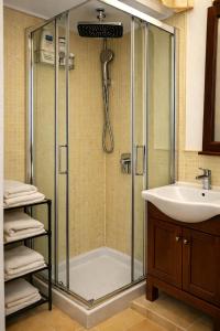 Bedda Home Ballarò Balcony Apartment in Historic Palermo