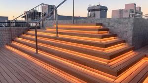 Golden Sunset Studio - Rooftop Pool & BBQ