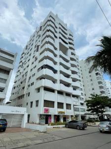 Apartment with Marina del Rey Ocean View
