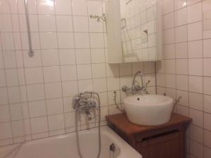 Gründerzeit und 90er Jahre am Donaukanal