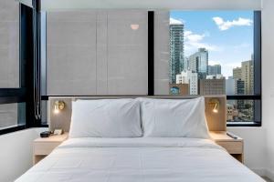 Downtown Edit-Resort Style Stay with Full Amenities