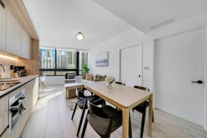 Downtown Edit-Resort Style Stay with Full Amenities