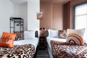 Newland Ave 4 Bedroom 5 Smart TVS 1,5 Bathroom Ebenezer Garden House