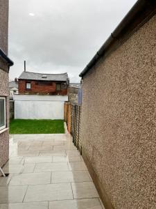 Brynglas M4 Gateway - 4 BDR Business Family 20 pct Off