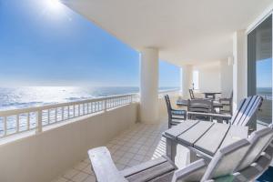 Beach Club 1705B by Youngs Suncoast