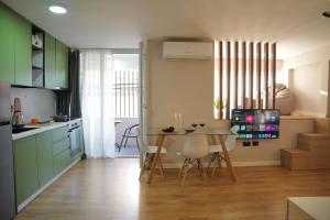 City Center Azure Apartment