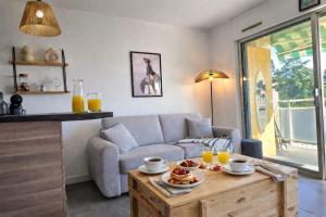 La Baie - Studio neuf avec balcon vue mer, à 5min de la mer avec parking - By AURAconciergerie