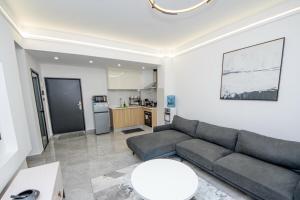 Modern-1BR Near Junction Mall GYM Fast Wi-Fi Pool