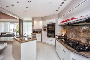 Hidden Gem-3Bed Parking & Pool