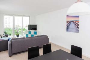 Condo on the Beach-STR 01309