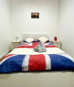 1 BDR Flat- Ease Transport links to City Center