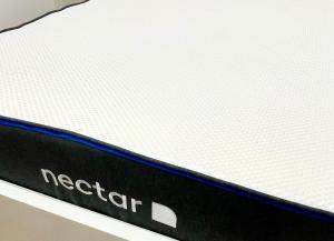 1 BDR Flat- Ease Transport links to City Center