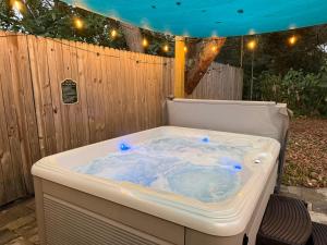 Spring Deal! Hot Tub in Coastal Home and Vilano Beach Serene Walk