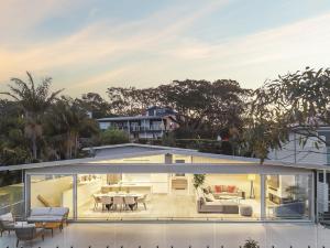 Costal Three-Storey Home with Panoramic Sea Views
