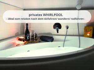 FeWo Schwarzwaldschick Feldberg I Bergurlaub I Balkon I Whirlwanne I Tiefgarage I HochschwarzwaldCard inkl