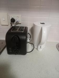 Gladstone Downtown Central Apartment Hotel Official