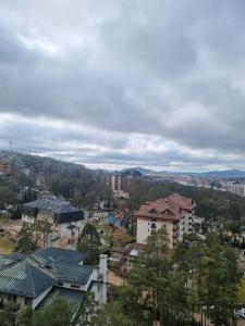 Royal Garden Luxury Spa Apartment with Sauna and Jacuzzi