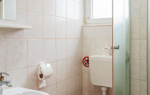 1 Bedroom Lovely Apartment In Vir