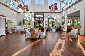 Free golf cart with easy beach access and resort amenities, pool, tennis, and more