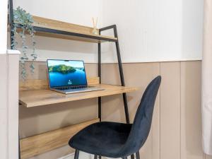 Churchill Apartment- 4 Beds- Free Parking- Near NEC BHX & HS2