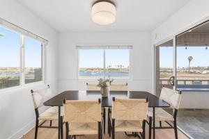 Remodeled 4BR Bayfront Home | Sleeps 12 | Stunning Views + BBQ Patio