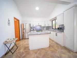 Modern 5BR Private Villa in Sosua center