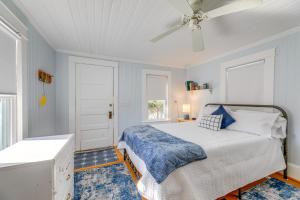 Relax Fireside Retreat 1 Mi to Davis Ferry