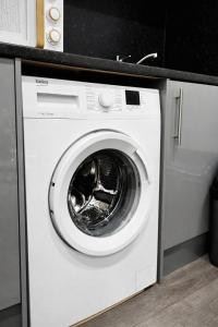 Budget Friendly North London Studio Apartment for Groups up to 9