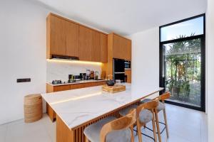 Aquamarine Villas 15A