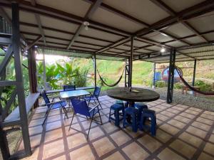 Tropical Quiet Retreat