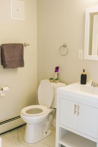 Central 2BR Private Stay Near Airport & Cafés