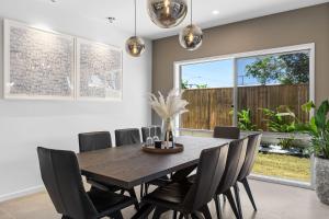 5 bed 5 bath stunner